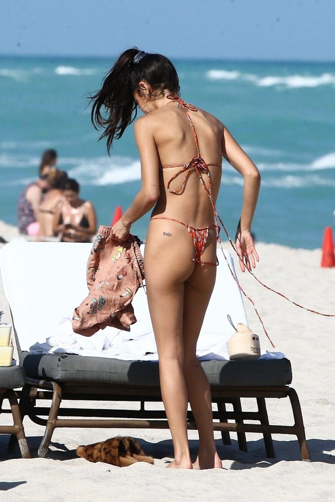 New Chantel Jeffries Bikini Pictures: Tiniest Swimsuit Thus Far gallery, pic 4