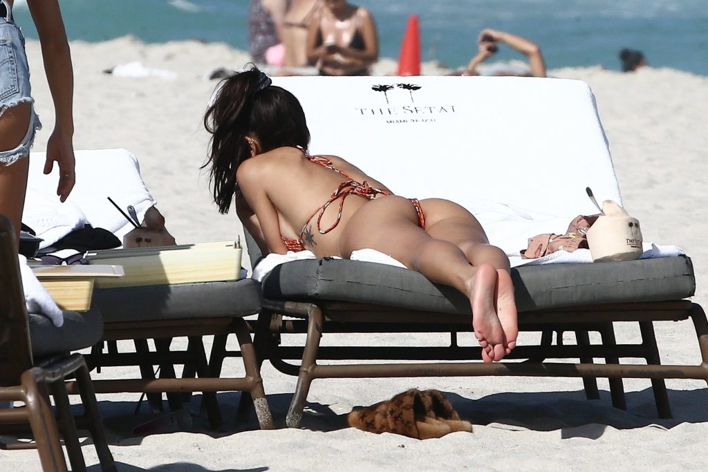 New Chantel Jeffries Bikini Pictures: Tiniest Swimsuit Thus Far gallery, pic 14