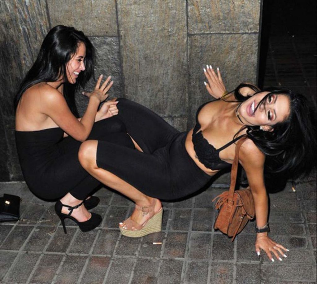 Marnie Simpson and Her Obnoxious Friends Show Off Their Titties (PURE CRINGE) gallery, pic 14