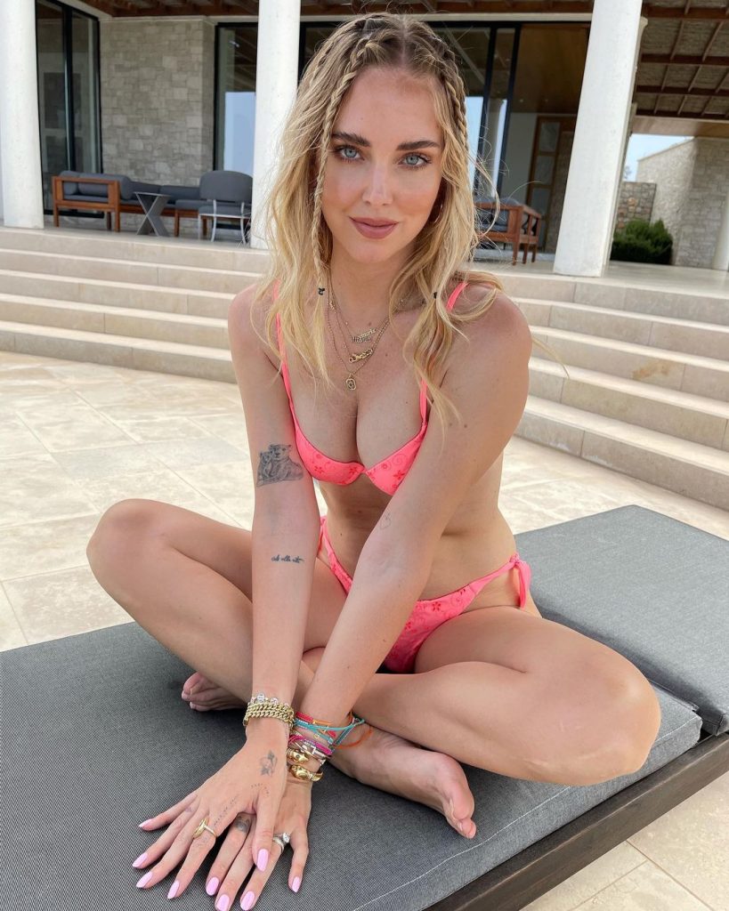 Big and Beautiful Gallery Focusing on Chiara Ferragni and Her Tight Physique, pic 6