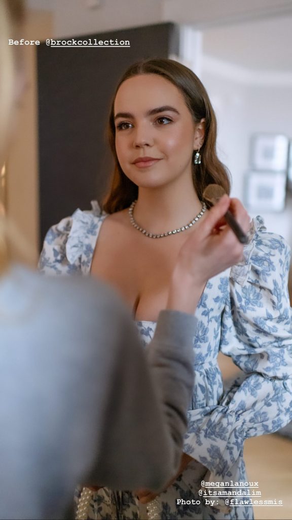 Graceful Beauty Bailee Madison Spotlights Her Boobies in High Quality gallery, pic 12