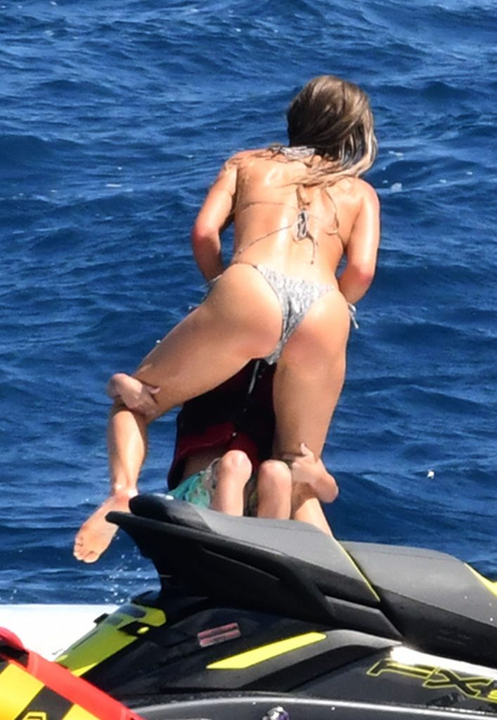 Bikini-Wearing Julianne Hough Flashes Her Perky Ass in a Genuinely Stunning Swimsuit gallery, pic 20