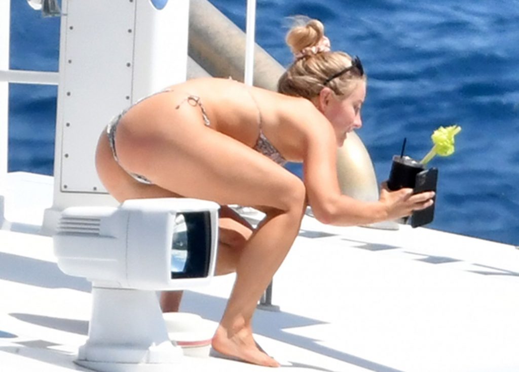 Bikini-Wearing Julianne Hough Flashes Her Perky Ass in a Genuinely Stunning Swimsuit gallery, pic 8