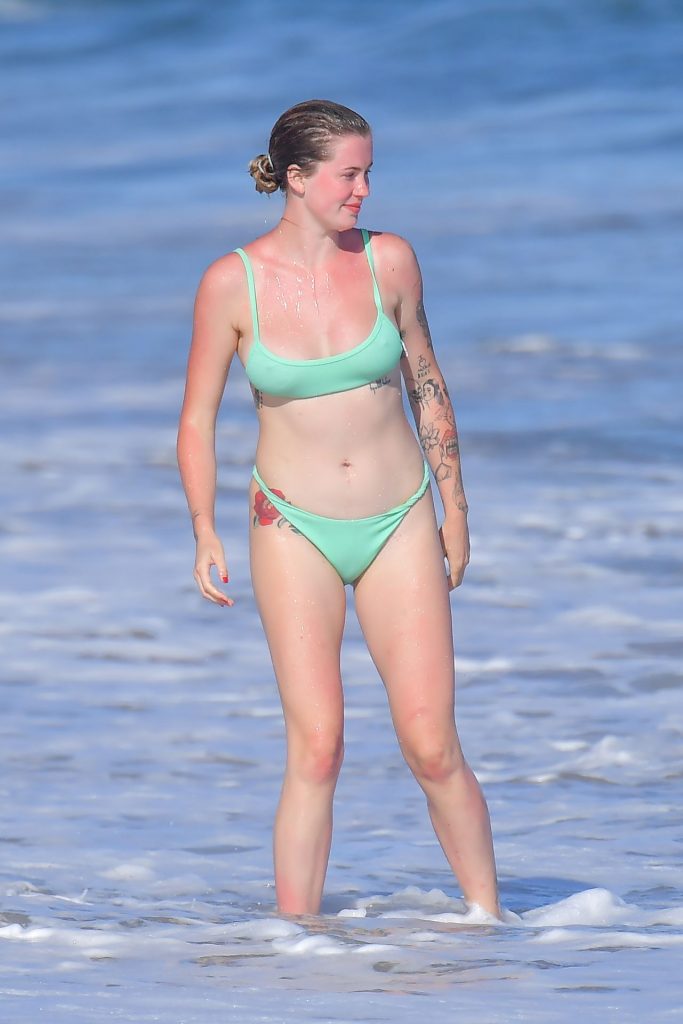 Perfectly Authentic Gallery Spotlighting Ireland Baldwin’s Thick-Ass Body, pic 24