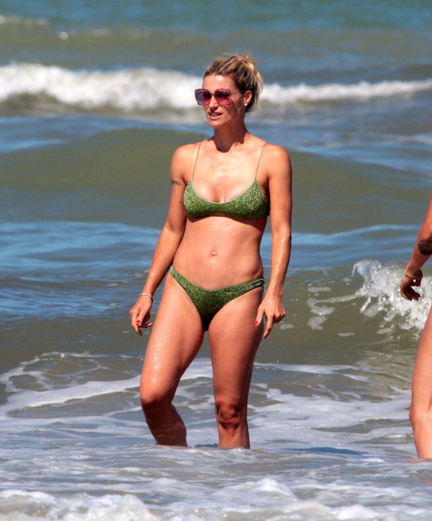 Michelle Hunziker Bikini Pictures – Blonde Shows Her Body in a Green Swimsuit gallery, pic 20