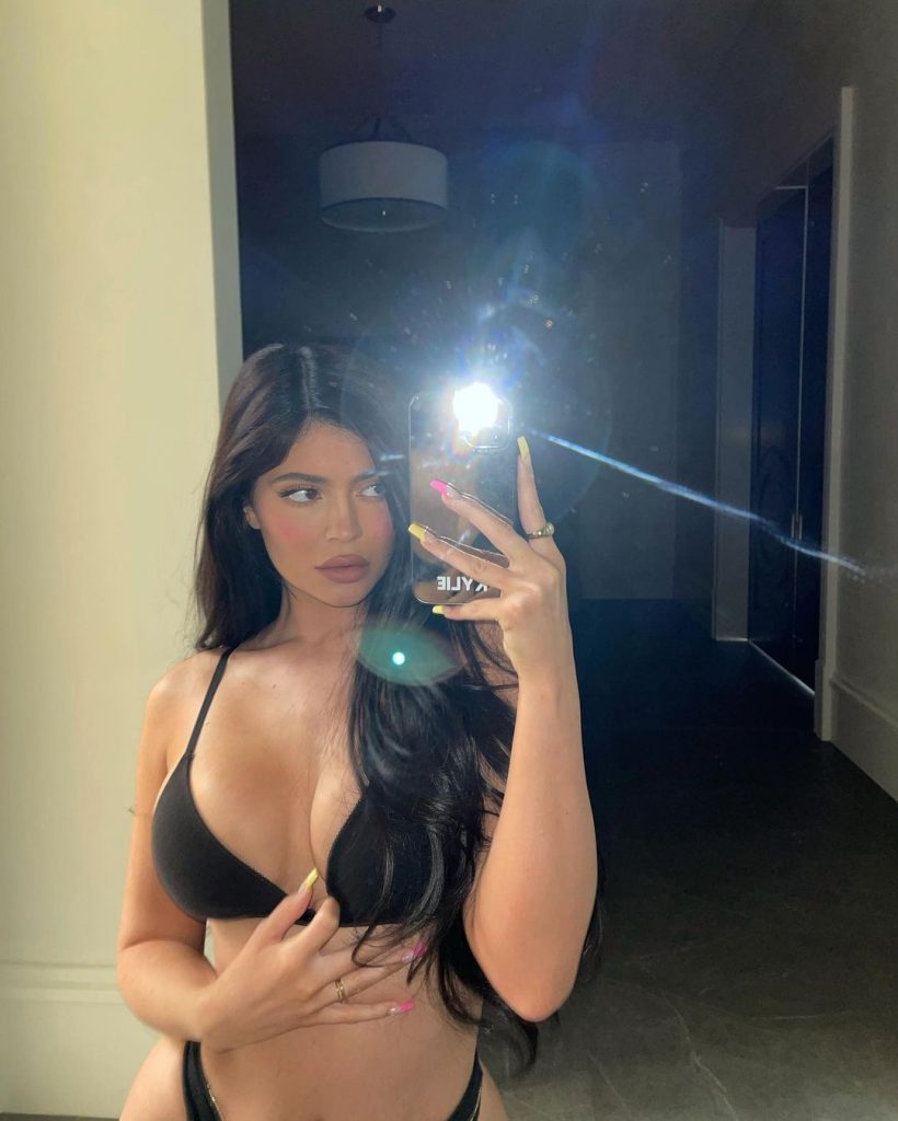 Assorted Collection of Kylie Jenner Pictures That Ooze Sexiness and Style gallery, pic 98