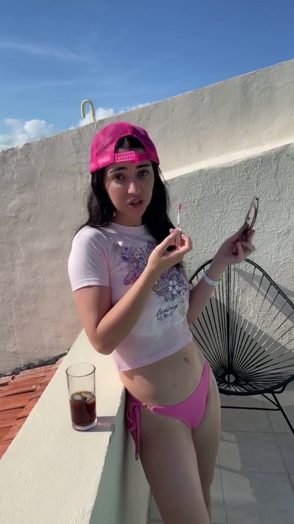 Dark-Haired Hottie Adelaide Kane Posing in Revealing Outfits gallery, pic 124