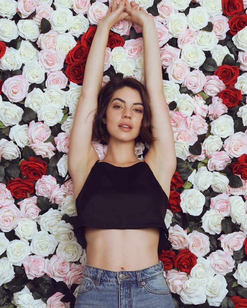 Dark-Haired Hottie Adelaide Kane Posing in Revealing Outfits gallery, pic 14