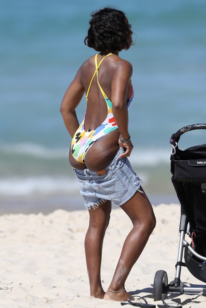 Curvaceous Kelly Rowland Shows Her Meaty Ass and Gorgeous Sideboob gallery, pic 44
