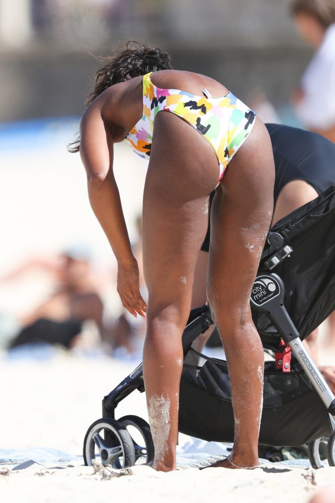 Curvaceous Kelly Rowland Shows Her Meaty Ass and Gorgeous Sideboob gallery, pic 48