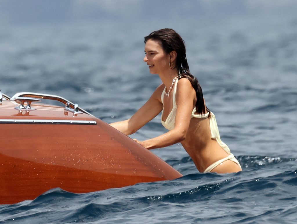 Perfect Brunette Emily Ratajkowski Shows Her Ass and Legs on a Yacht gallery, pic 10