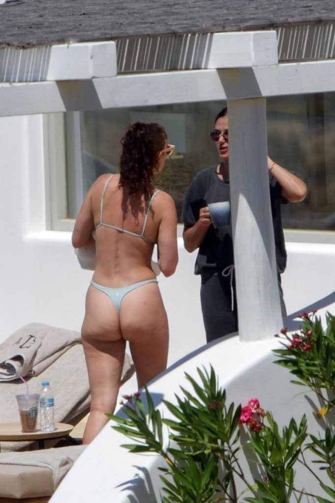 Bikini-Wearing Rumer Willis Shows Her Awesome Ass in High Quality gallery, pic 4