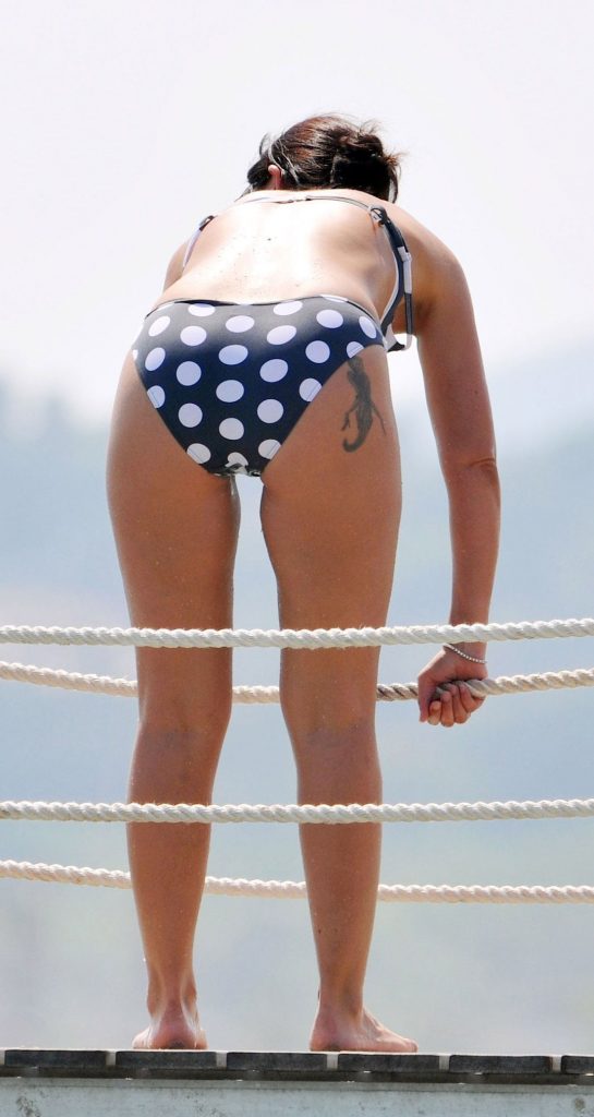 Bikini-Wearing Davina McCall Pictures – Latest Davina McCall Swimsuit XXX gallery, pic 12