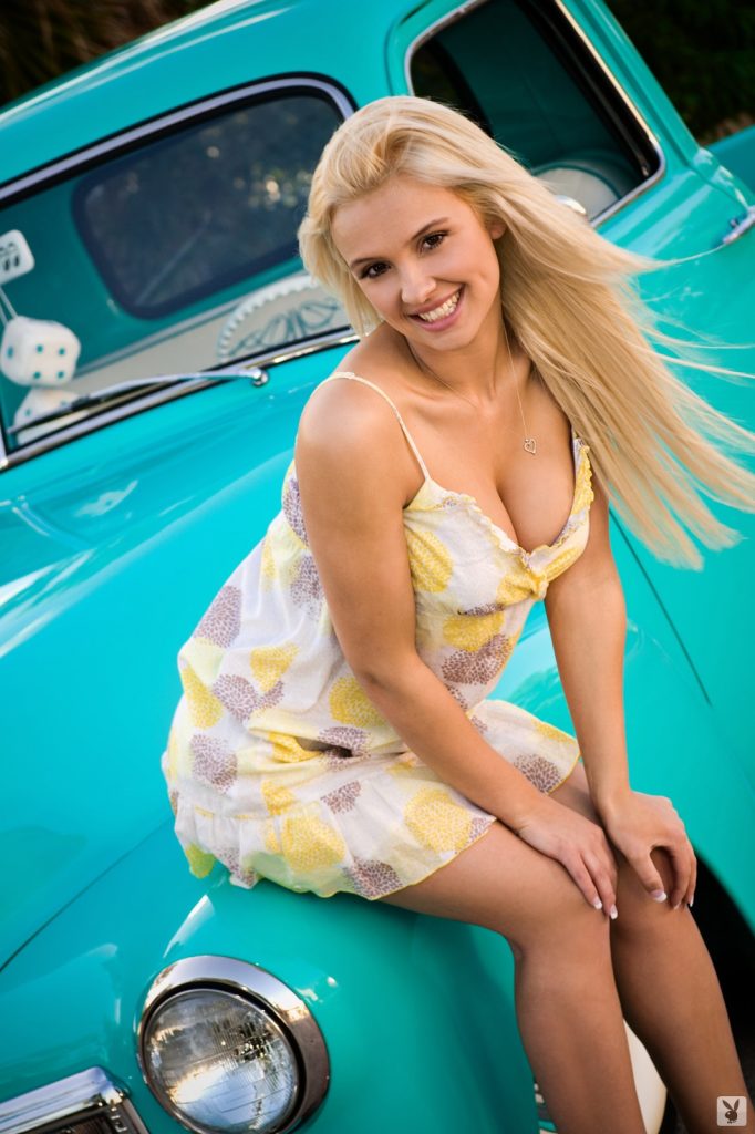 Crazy Hot Blonde Shantal Monique Posing Totally Naked in a Really Nice Car gallery, pic 22