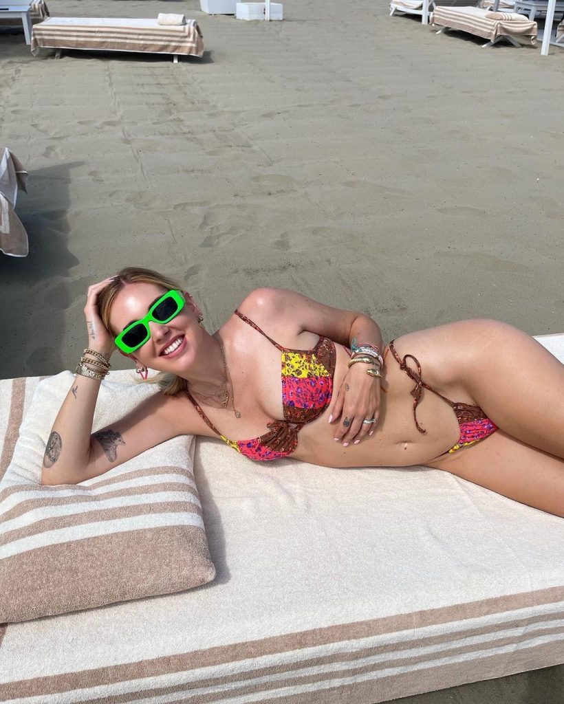 Lean Blonde Stunner Chiara Ferragni Shows Her Enviable Physique on a Beach gallery, pic 8