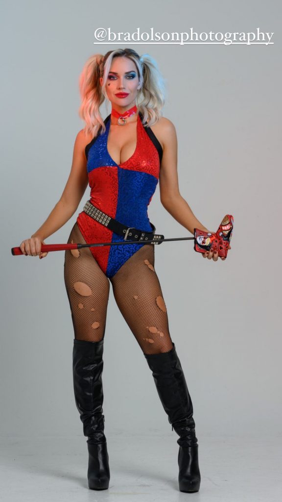 Paige Spiranac Looks Sexy While Cosplaying as Harley Quinn gallery, pic 2
