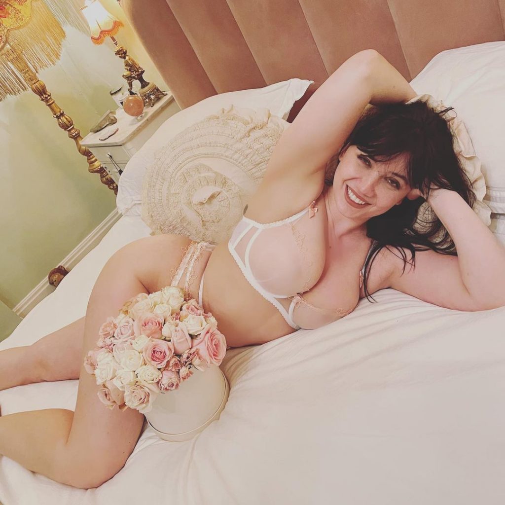 Cheery Babe Daisy Lowe Displaying Her Arousing Body for the Camera (Lingerie Pics) gallery, pic 18