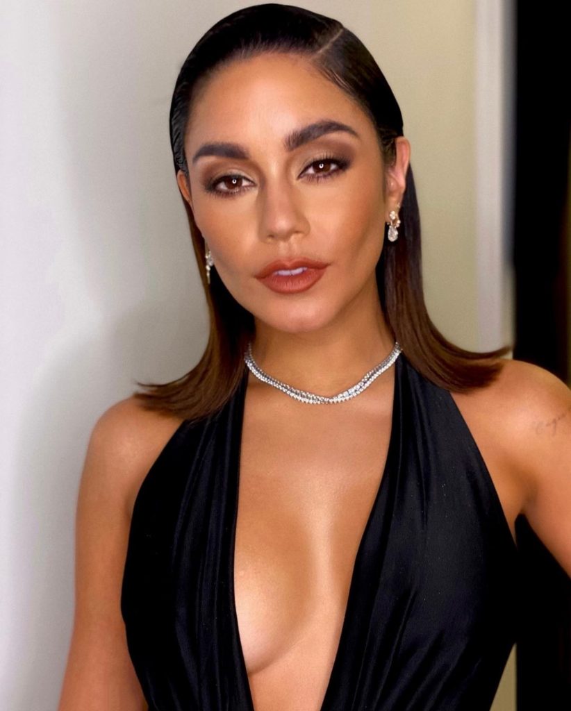 Chesty Celebrity Vanessa Hudgens Showing Her Amazing Cleavage in a Revealing Dress gallery, pic 28