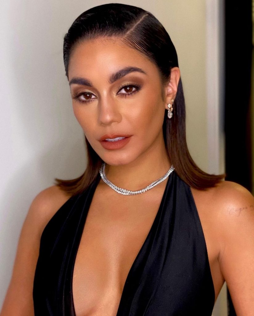 Chesty Celebrity Vanessa Hudgens Showing Her Amazing Cleavage in a Revealing Dress gallery, pic 16