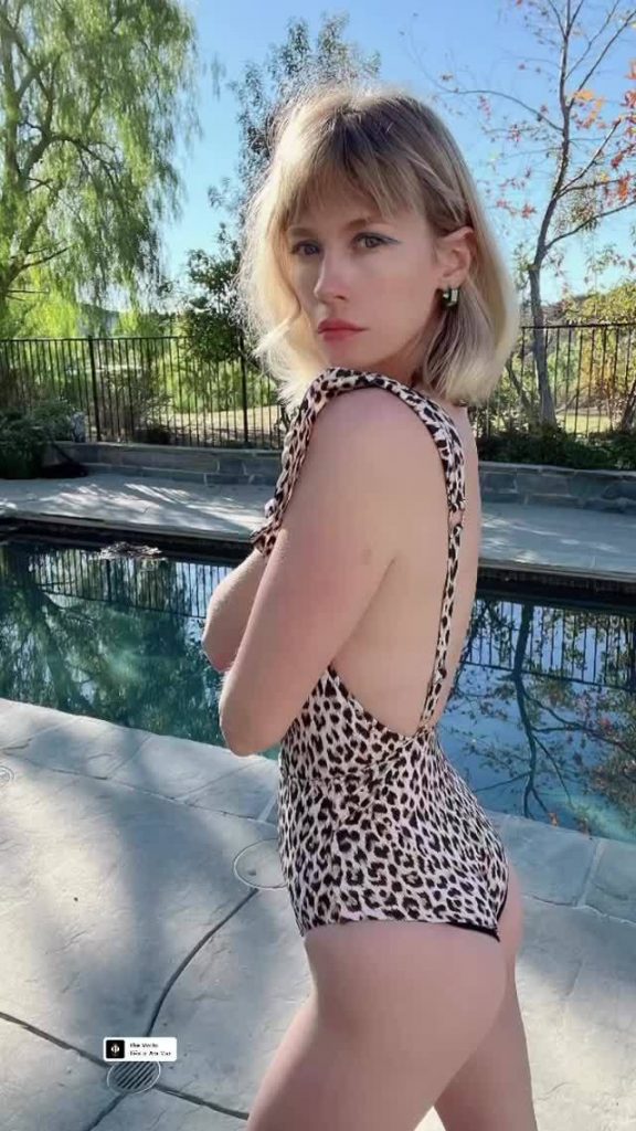 January Jones Celebrates Independence Day by Showing Off Her Tight Ass Body gallery, pic 46