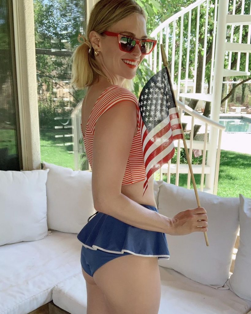 January Jones Celebrates Independence Day by Showing Off Her Tight Ass Body gallery, pic 48