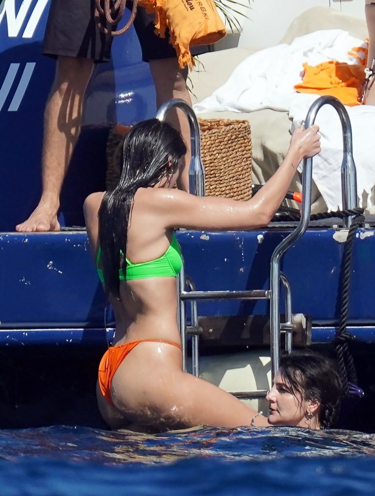 Slim Stunner Dua Lipa Showing Her Physique in a Mismatched Colorful Bikini gallery, pic 12