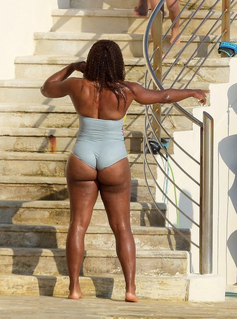 Thick Bombshell Serena Williams Demonstrates Her Oversized Booty in HQ gallery, pic 4