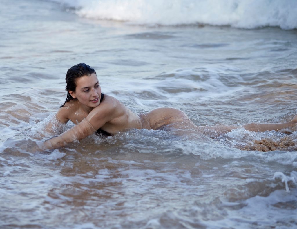 Fully Naked Nudist Hottie Jessica Clements Catching the Waves and Looking Hot gallery, pic 4