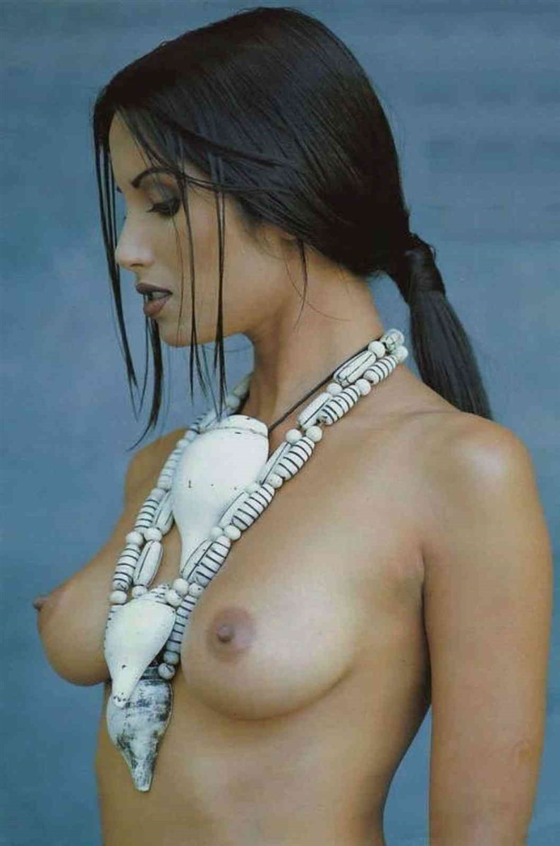 Padma Lakshmi topless photos. 