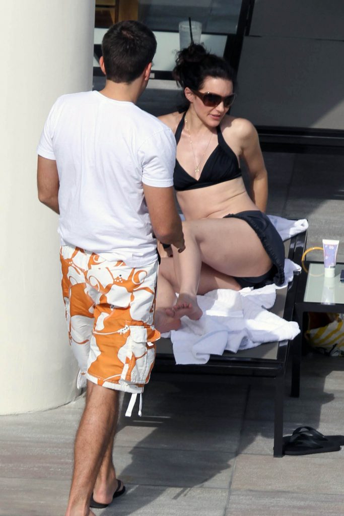 MILF TV Actress Kristin Davis Shows Her Bikini Body in a Sexy Gallery, pic 2