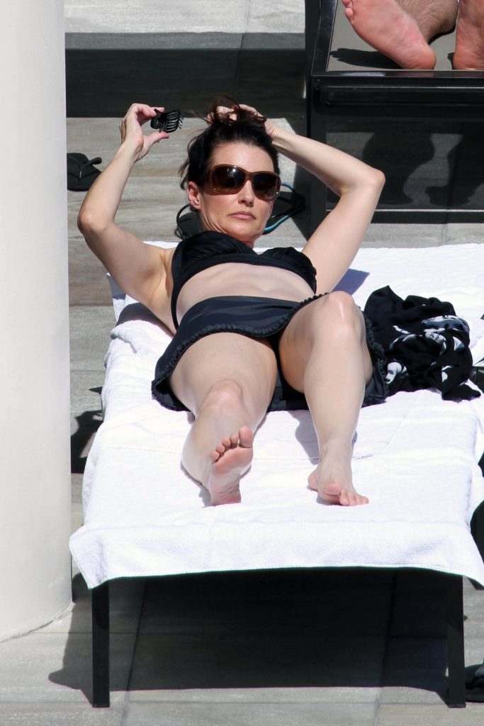 MILF TV Actress Kristin Davis Shows Her Bikini Body in a Sexy Gallery, pic 10