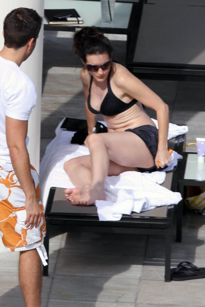 MILF TV Actress Kristin Davis Shows Her Bikini Body in a Sexy Gallery, pic 16