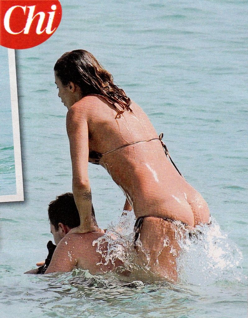 Wild Girl Elisabetta Canalis Goes Topless to Attract Your Immediate Attention gallery, pic 22