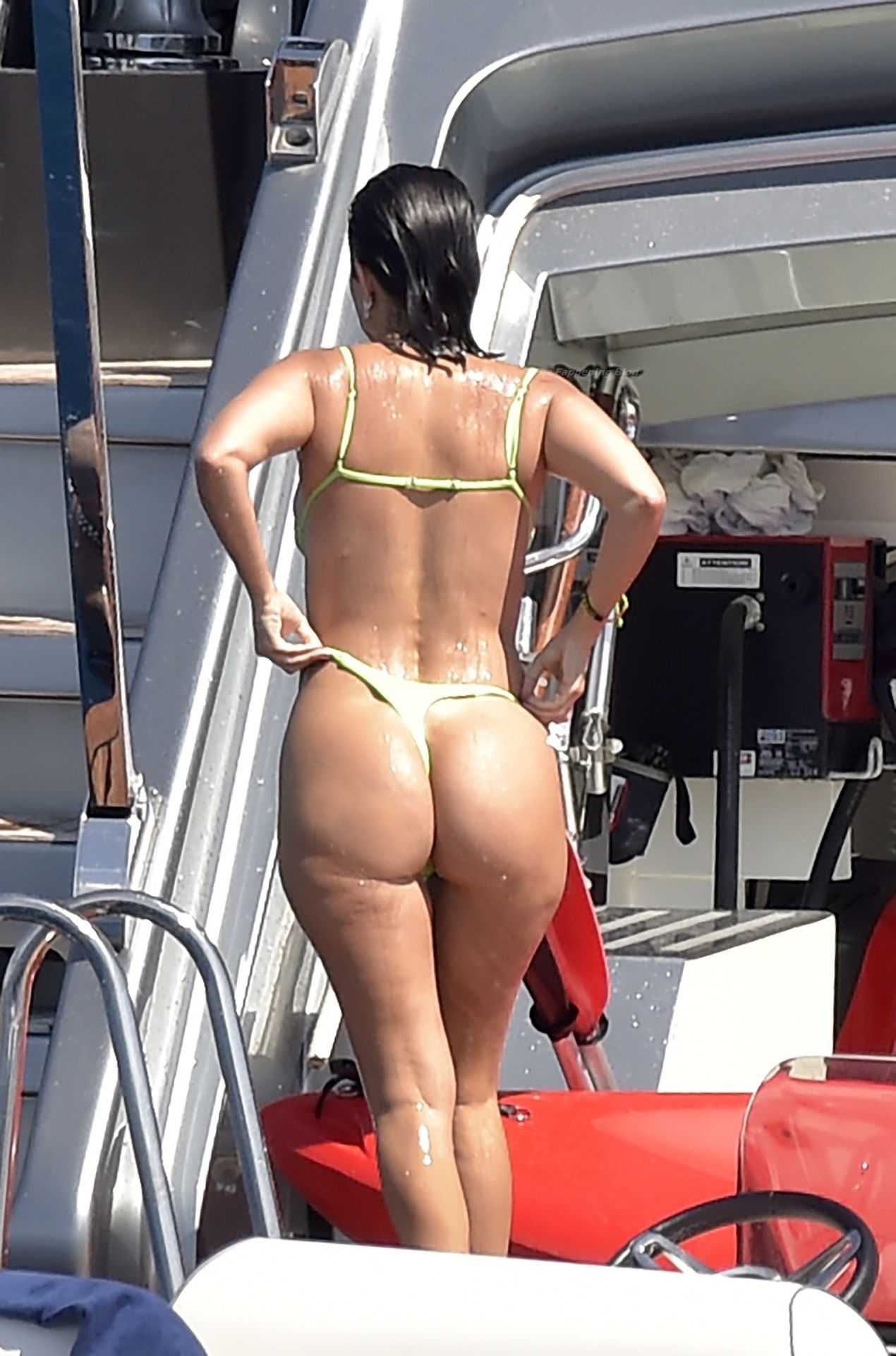 Epic Ass Alert Kourtney Kardashian Showing Her Backside in a Sexy Gallery  image