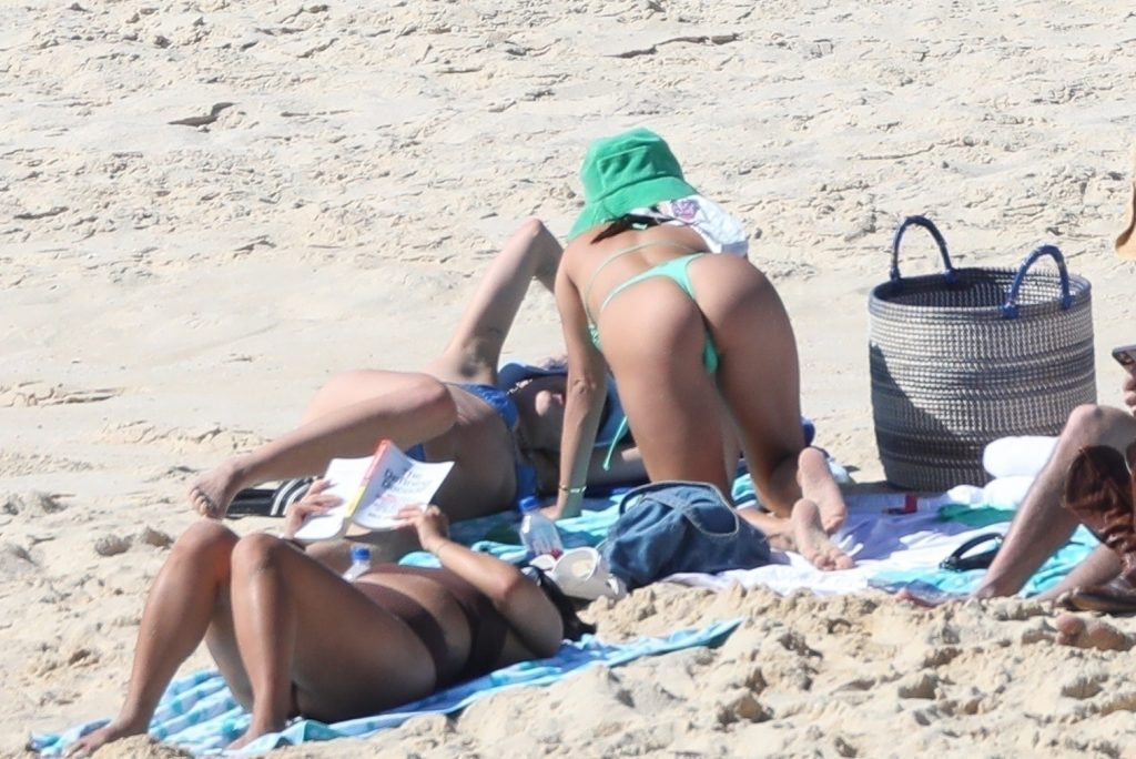 Bikini-Clad Vanessa Hudgens Shows Her Curvy Body on a Beach and It’s Super-Hot gallery, pic 4