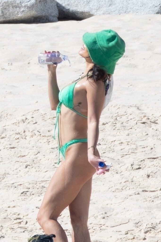 Bikini-Clad Vanessa Hudgens Shows Her Curvy Body on a Beach and It’s Super-Hot gallery, pic 42