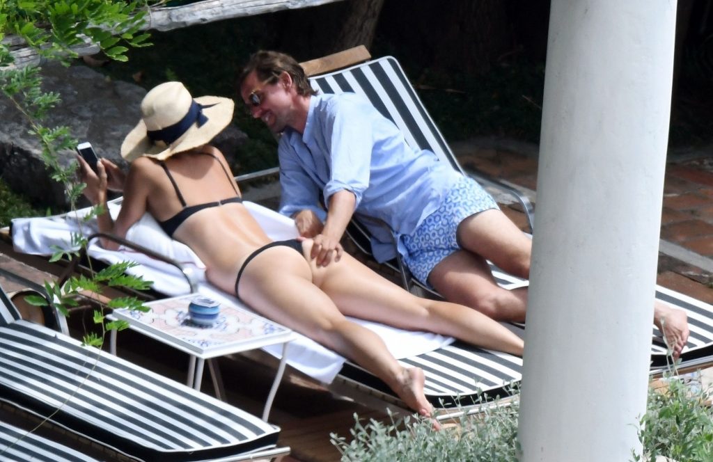 Tight-Bodied Maria Sharapova Shows Her Amazing Bikini Body gallery, pic 6