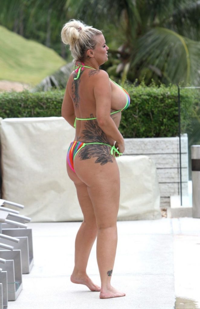 British Reality TV Star Kerry Katona Shows Her Tanned Body on the Beach gallery, pic 6