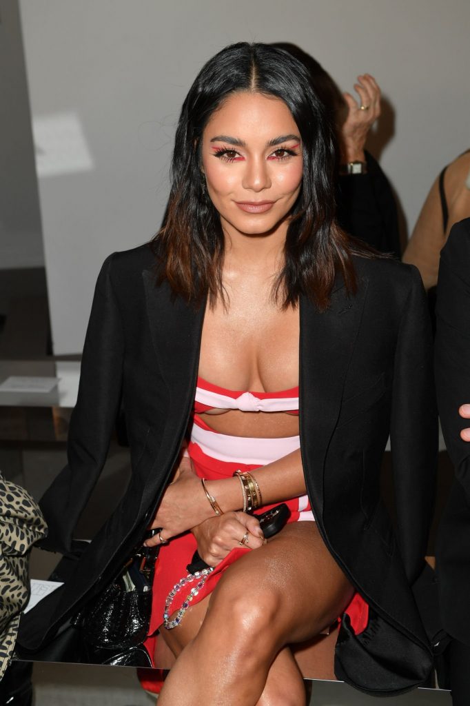 Wonderful Vanessa Hudgens Looks Perfect in Her Cleavage-Baring Outfit gallery, pic 6