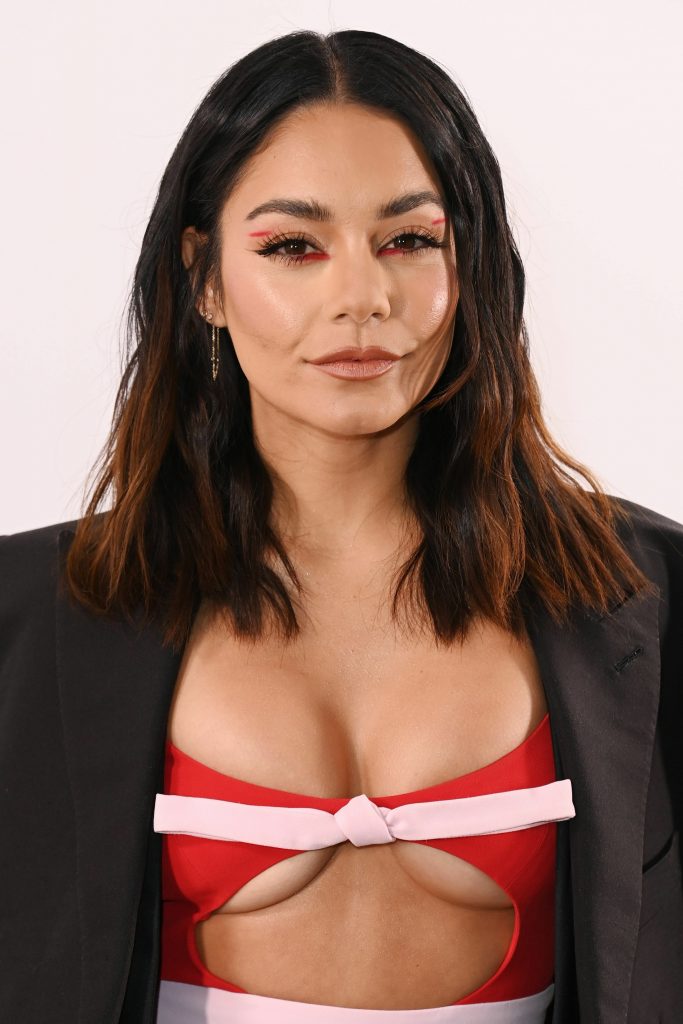 Wonderful Vanessa Hudgens Looks Perfect in Her Cleavage-Baring Outfit gallery, pic 10