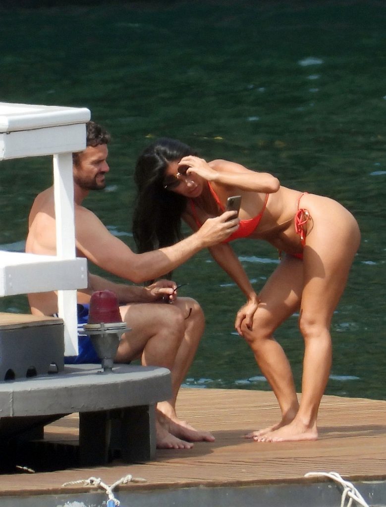 Playful Brunette Nicole Scherzinger Shows Her Juicy Booty in a Sexy Swimsuit gallery, pic 8