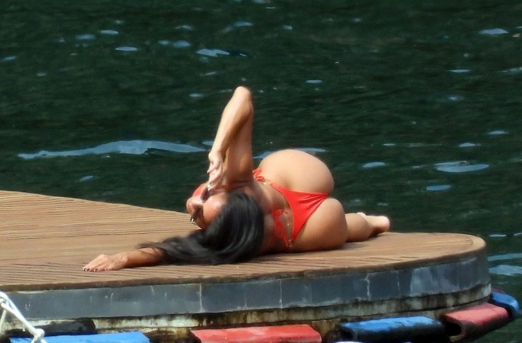 Playful Brunette Nicole Scherzinger Shows Her Juicy Booty in a Sexy Swimsuit gallery, pic 10