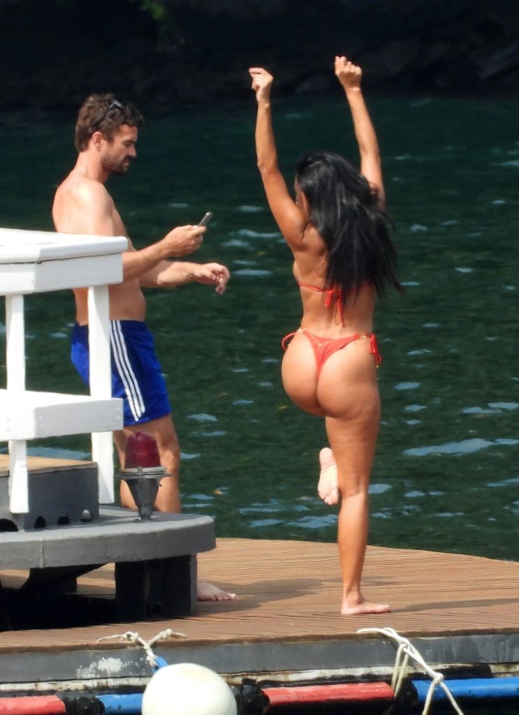 Playful Brunette Nicole Scherzinger Shows Her Juicy Booty in a Sexy Swimsuit gallery, pic 18