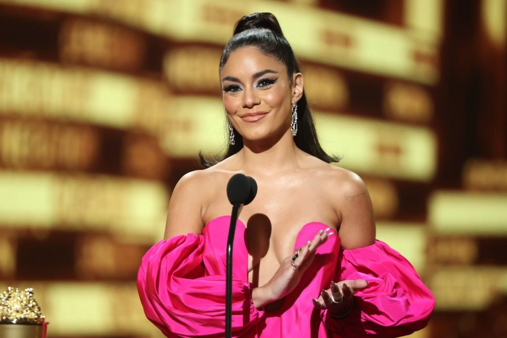 Vanessa Hudgens Exposes Her Breathtaking Cleavage in a Hot Pink Dress gallery, pic 2