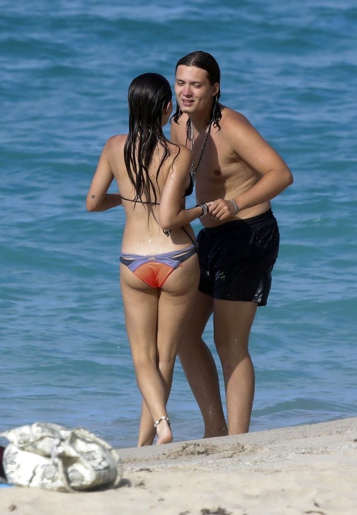 Sensational Thylane Blondeau Looks Incredible in Her Two-Piece Swimsuit Here gallery, pic 4