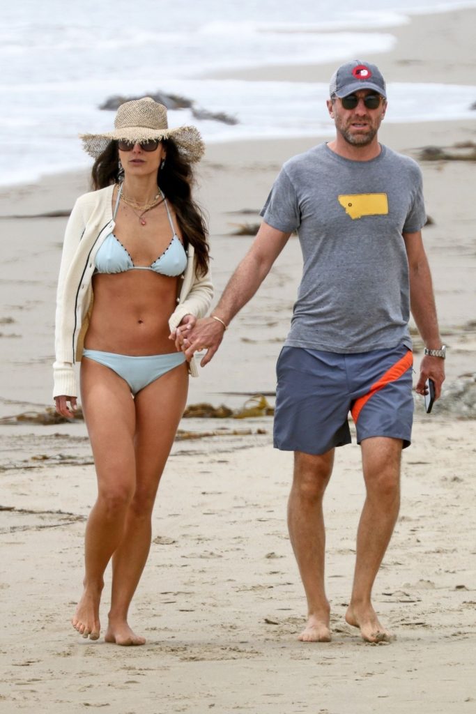 Bikini Beauty Jordana Brewster Shows Her Super-Sexy Physique in a Paparazzi Gallery, pic 4